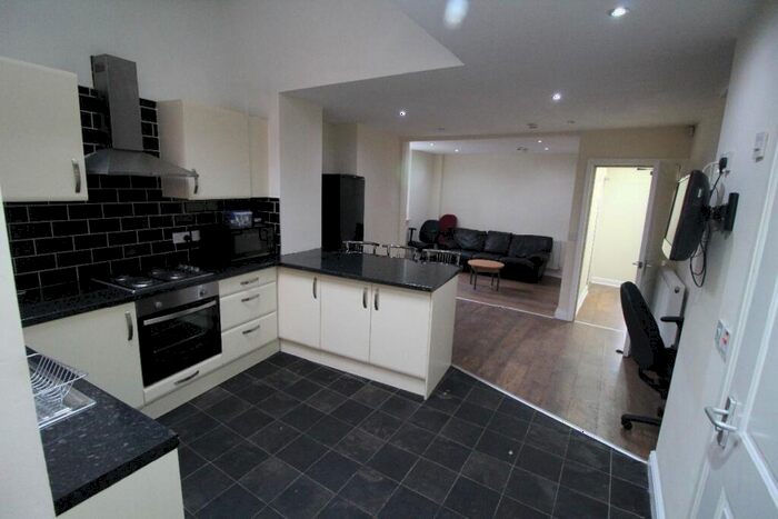 6 Bedroom Terraced House To Rent In St Georges Road, Preston, PR1