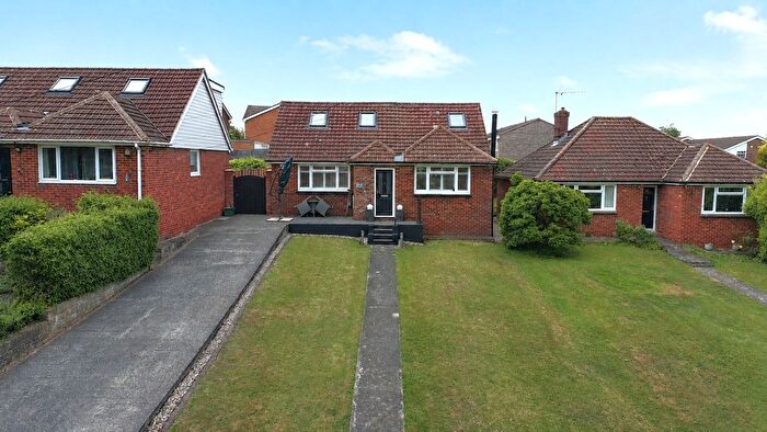 4 Bedroom Detached Bungalow For Sale In Vauxhall Crescent, Snodland, ME6