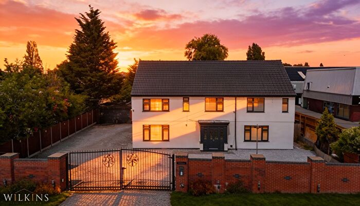 6 Bedroom Detached House For Sale In Watling Street, Hinckley, Leicestershire, LE10
