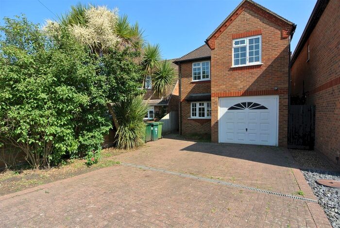 4 Bedroom Property To Rent In Glenfield Road, Ashford, TW15