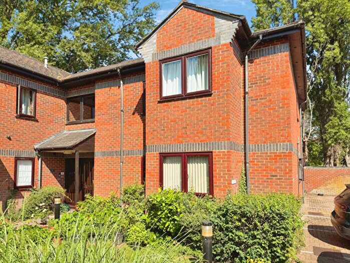 2 Bedroom Apartment For Sale In Teal House, The Millstream, High Wycombe, HP11
