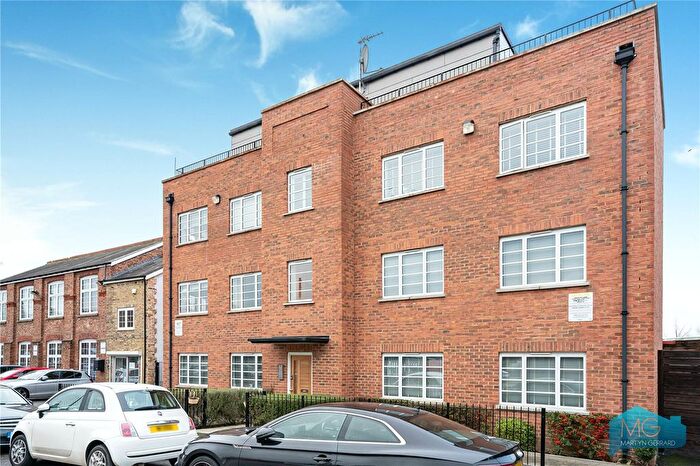 1 Bedroom Flat For Sale In Victoria Road, Barnet, EN4