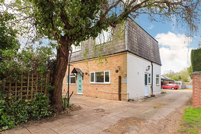 2 Bedroom Flat For Sale In Church End, Rampton, CB24