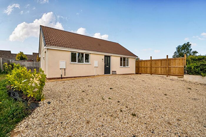 2 Bedroom Detached Bungalow For Sale In Creech Heathfield, Taunton, TA3