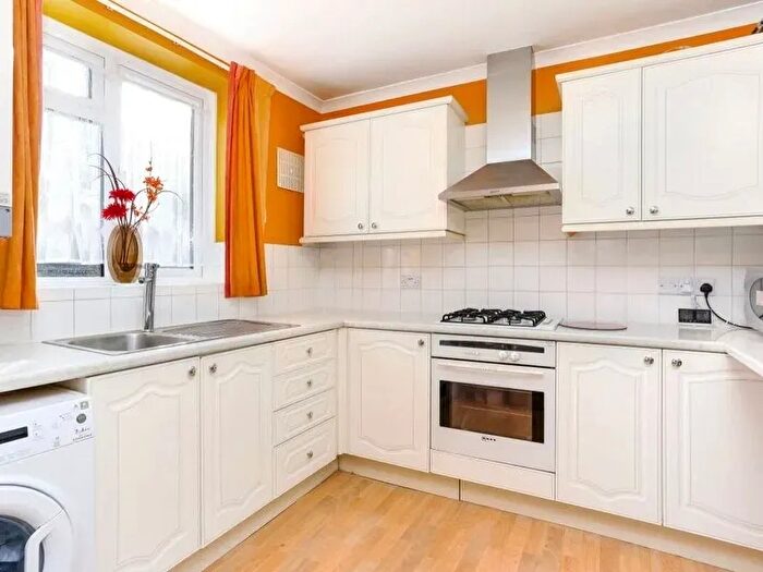 3 Bedroom Flat To Rent In Whalebone Lane South, Chadwell Heath, RM6