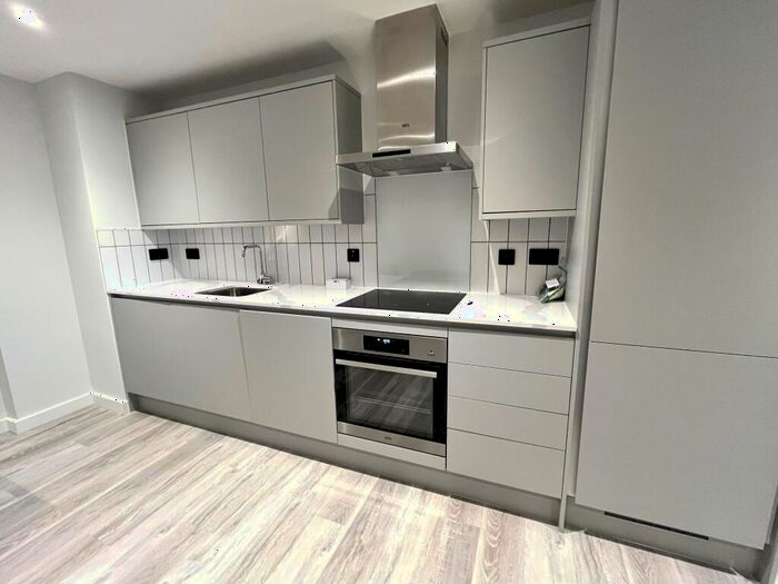 2 Bedroom Apartment To Rent In Apex Lofts, Warwick Street, B12