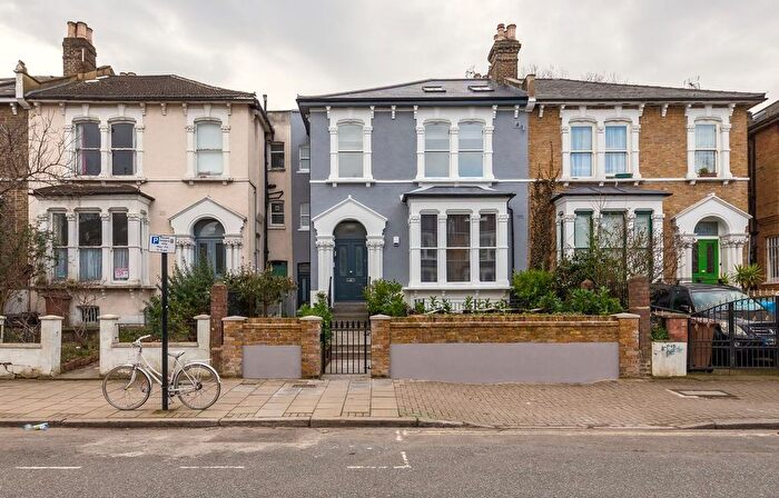 2 Bedroom Flat To Rent In Evering Road, London, E5