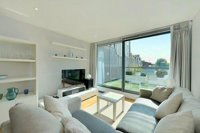 2 Bedroom Flat To Rent In Fulham Road, Chelsea, SW10