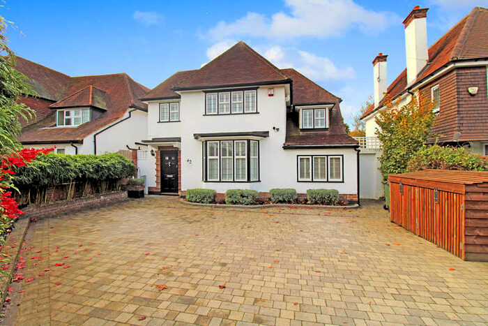 4 Bedroom Detached House To Rent In Sandy Lane, Cheam, Sutton, SM2