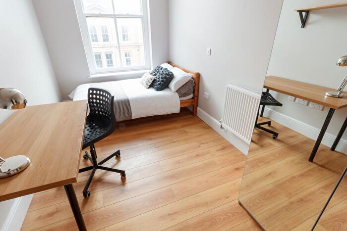 6 Bedroom Flat To Rent In Hardman Street, L1