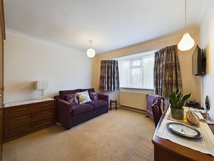 2 Bedroom Detached Bungalow For Sale In Stanley Road, Broadstairs, CT10