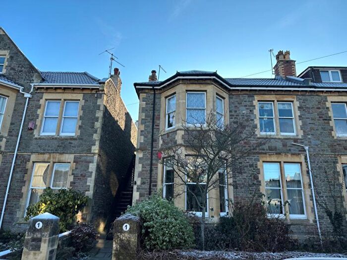 3 Bedroom Maisonette To Rent In Westmoreland Road - Redland, BS6