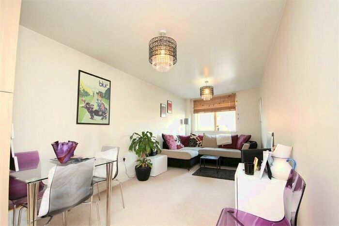 1 Bedroom Flat To Rent In Erin Court, Willesden Green, NW2
