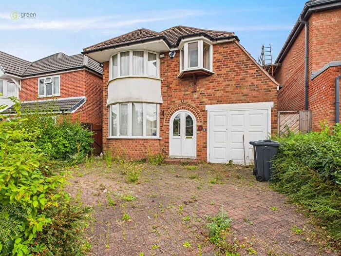 3 Bedroom Detached House For Sale In Hemlingford Road, Walmley, B76