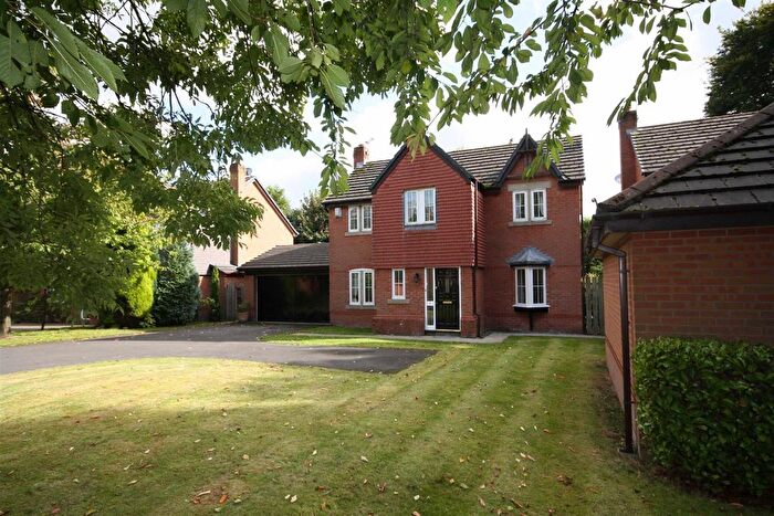 4 Bedroom Detached House To Rent In Chichester Close, Sale, M33
