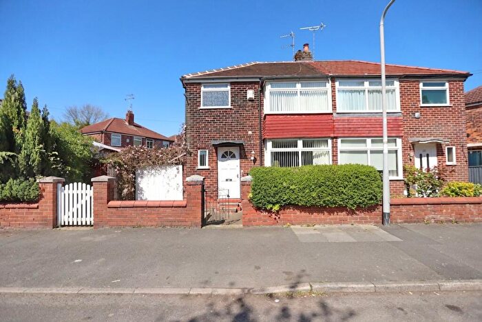3 Bedroom Semi Detached House For Sale In Downham Crescent, Prestwich, M25