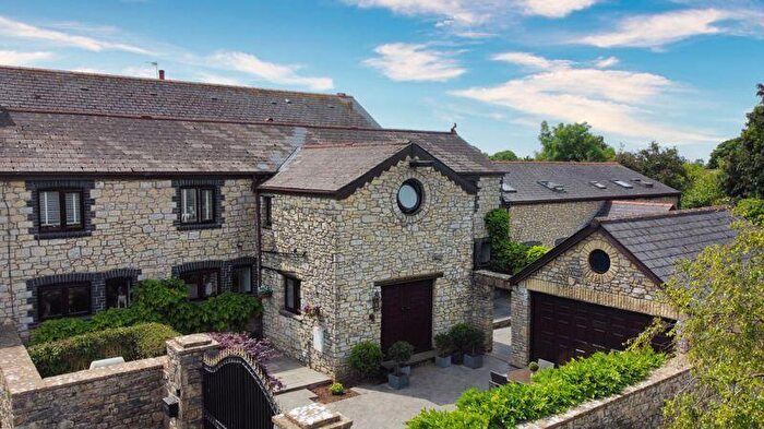 4 Bedroom Barn Conversion For Sale In The Granary, Penmark, Barry, CF62