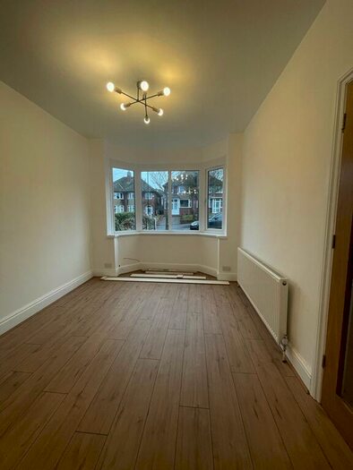 3 Bedroom Semi-Detached House To Rent In Dyas Avenue, Great Barr, Birmingham, West Midlands, B44