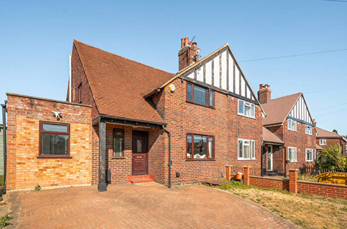 4 Bedroom End Of Terrace House For Sale In The Vista, Mottingham, SE9