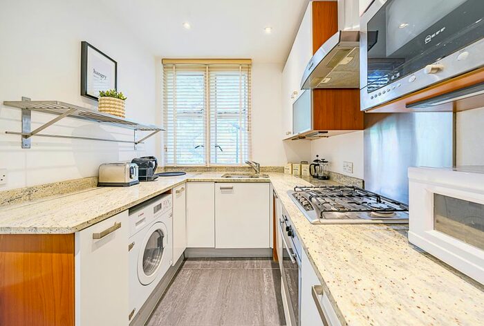 2 Bedroom Flat To Rent In Church Close, Kensington Church Street, London, W8