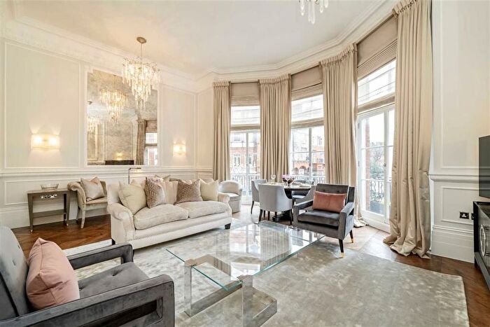 2 Bedroom Flat To Rent In Pont Street, South Kensington, SW1X