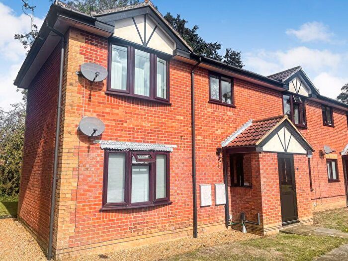 1 Bedroom Flat For Sale In The Foxgloves, Hedge End, SO30