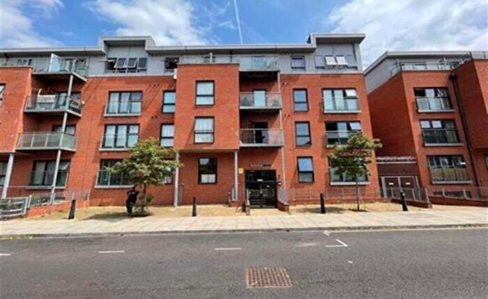 2 Bedroom Flat To Rent In Ordell Road, London, E3