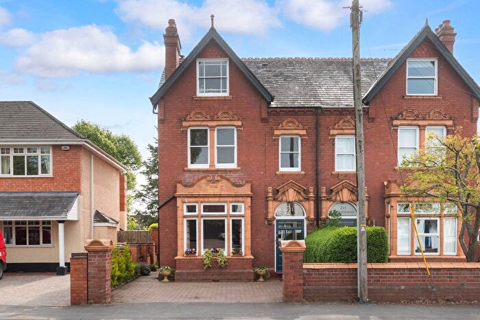 6 Bedroom Semi Detached House For Sale In Worcester Road, Droitwich, Worcestershire., WR9