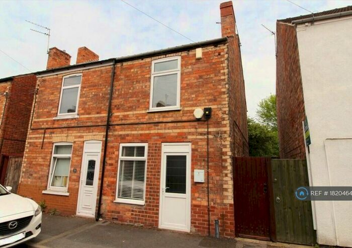 3 Bedroom Semi-Detached House To Rent In Woods Terrace, Gainsborough, DN21