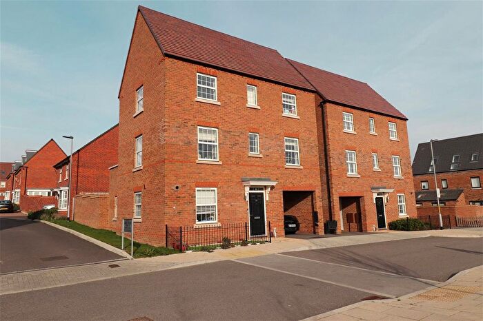 5 Bedroom Detached House For Sale In Croucher Avenue, Ebbsfleet Valley, Kent, DA10