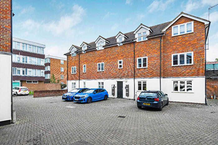 2 Bedroom Flat For Sale In Wiggington House, Eton High, SL4