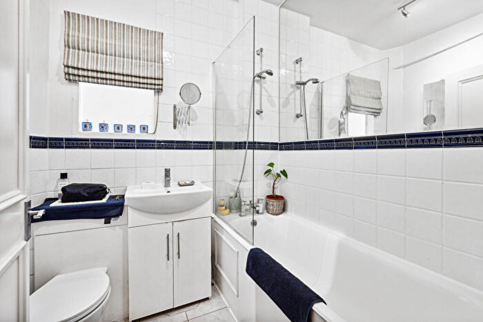 1 Bedroom Flat To Rent In Finborough Road, Chelsea, SW10