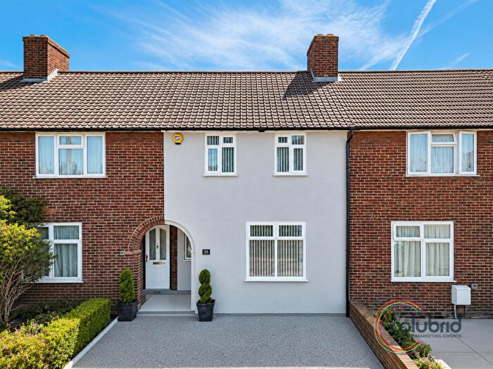 3 Bedroom Terraced House For Sale In Vincent Road, Dagenham, RM9