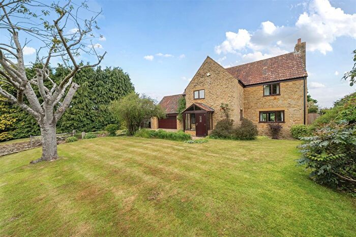 4 Bedroom Detached House For Sale In North Street, Stoke-Sub-Hamdon, TA14
