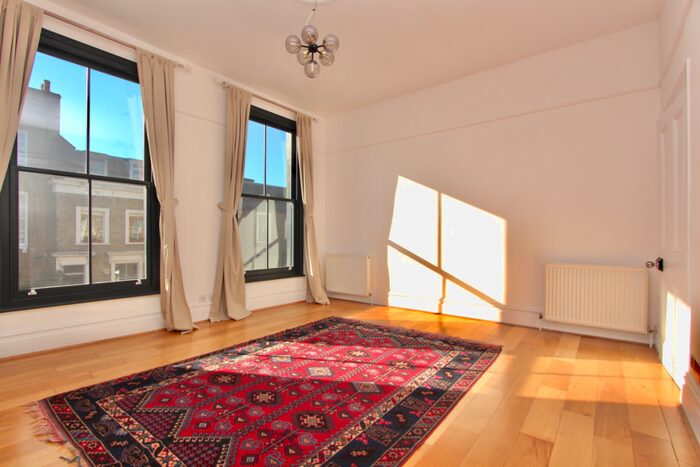 2 Bedroom Maisonette To Rent In Milton Grove, Stoke Newington, London, N16