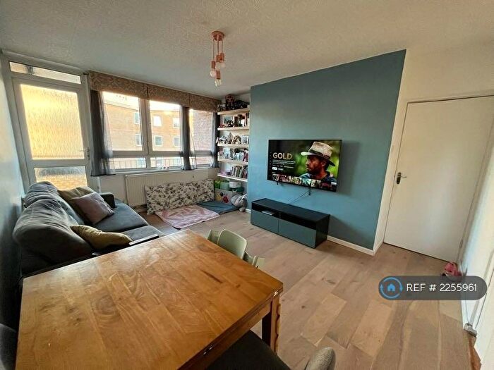 2 Bedroom Flat To Rent In Plough Way, London, SE16