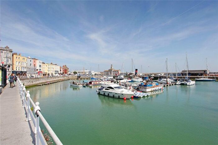 2 Bedroom Flat To Rent In Harbour Parade, Ramsgate, CT11