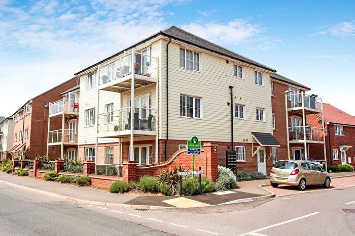 2 Bedroom Flat For Sale In Laurence Rise, Dartford, Kent, DA2