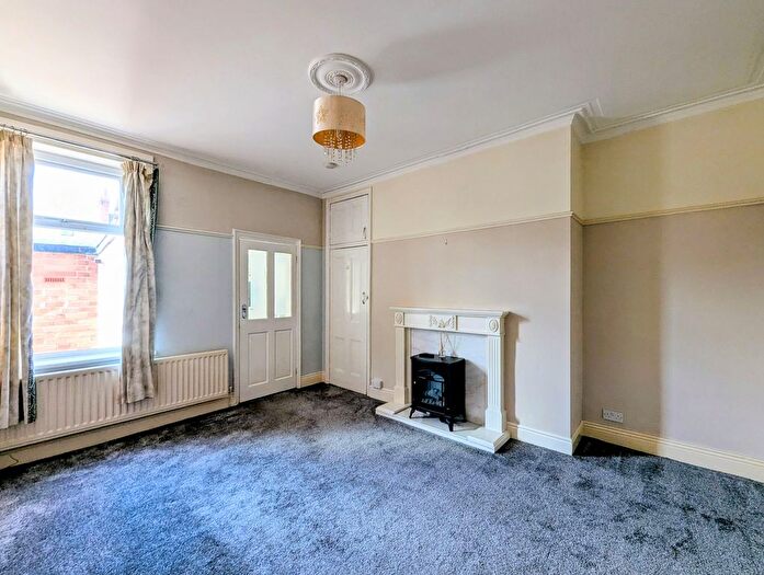 3 Bedroom Flat To Rent In Birchington Avenue, South Shields, NE33