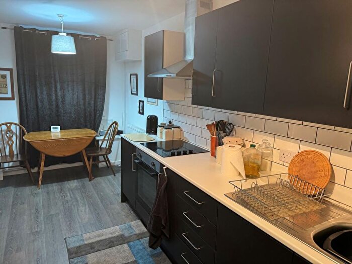 2 Bedroom Flat For Sale In Duke Street, Aberdare, Rhondda Cynon Taf, CF44