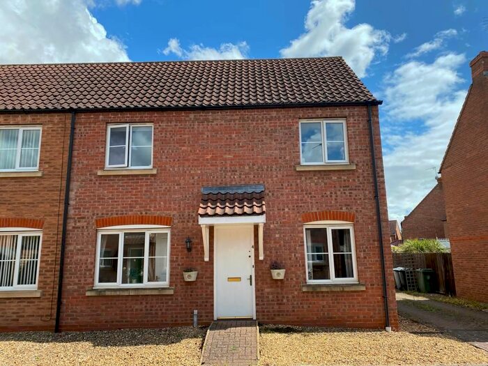 3 Bedroom Semi-Detached House To Rent In The Yarde, Bourne, PE10