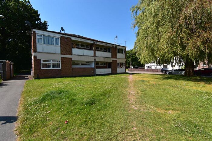 1 Bedroom Flat For Sale In Upper Ride, Willenhall, Coventry, CV3