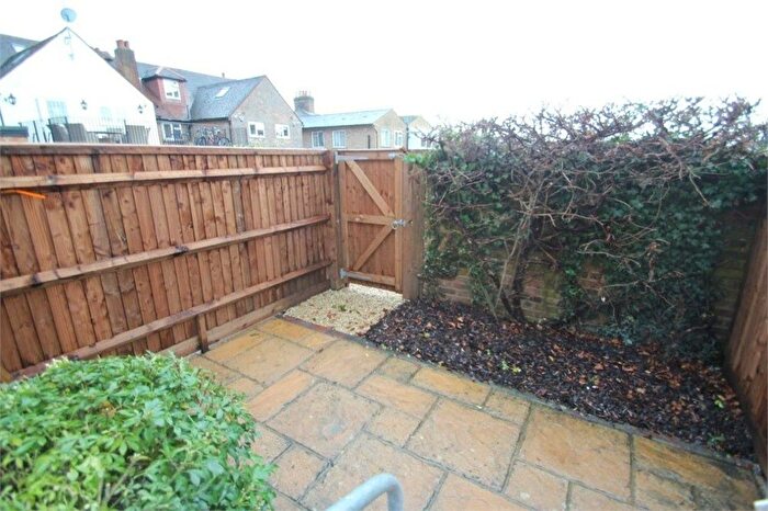 Studio To Rent In Church Street, Burnham, SL1