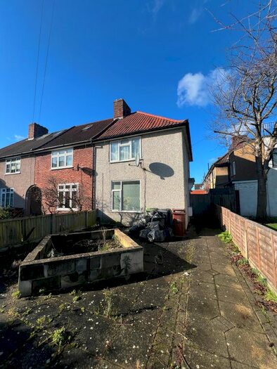 2 Bedroom Terraced House To Rent In Green Lane, RM8