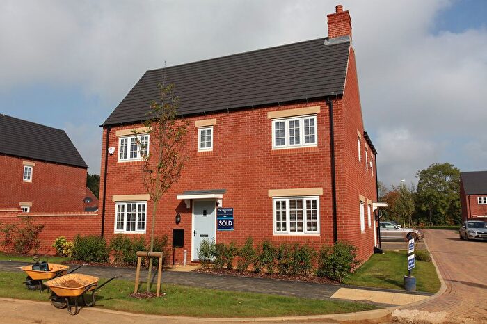 3 Bedroom Semi Detached House For Sale In Parsons Piece, Banbury, OX16