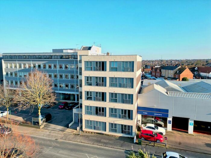 2 Bedroom Flat To Rent In Carlton House, New London Road, Chelmsford, Essex, CM2