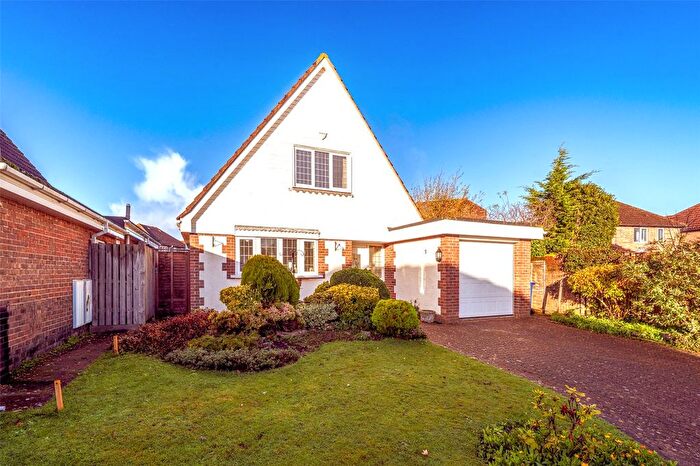 3 Bedroom Detached House For Sale In Chatsworth Close, Rustington, Littlehampton, West Sussex, BN16