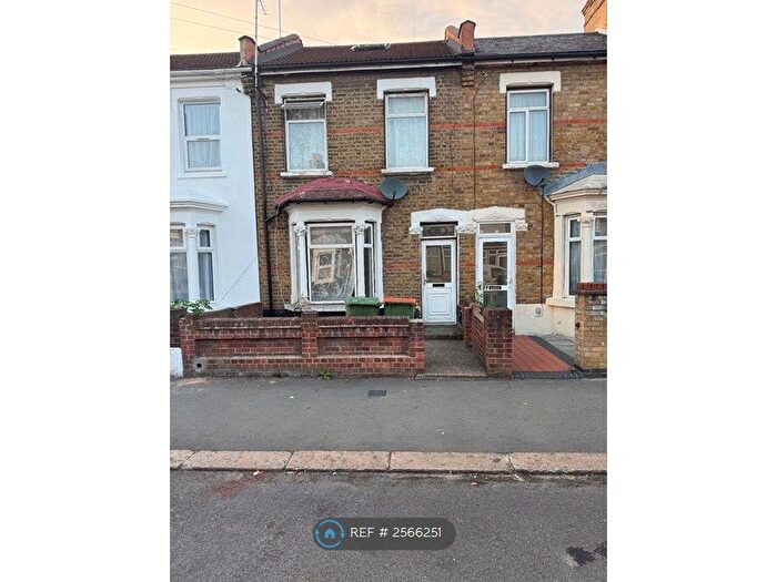 3 Bedroom Semi-Detached House To Rent In Cromwell Road, London, E7