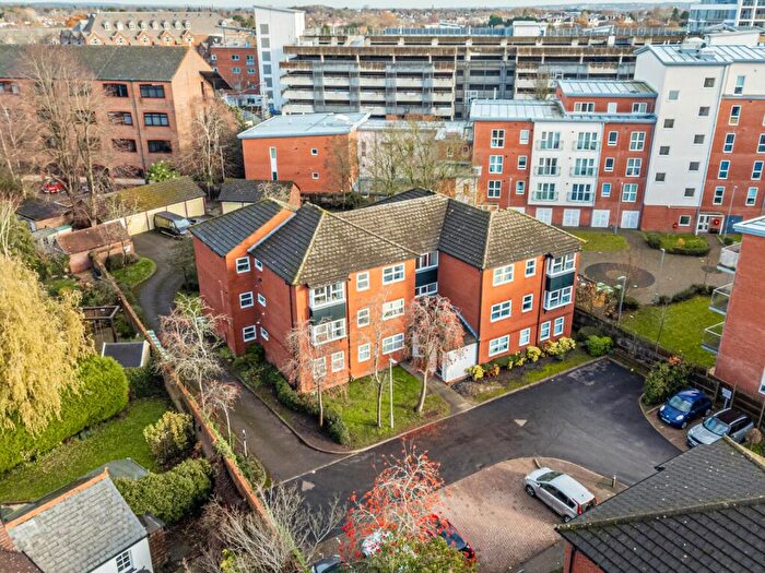 1 Bedroom Apartment For Sale In Lime Tree Place, St. Albans, Hertfordshire, AL1