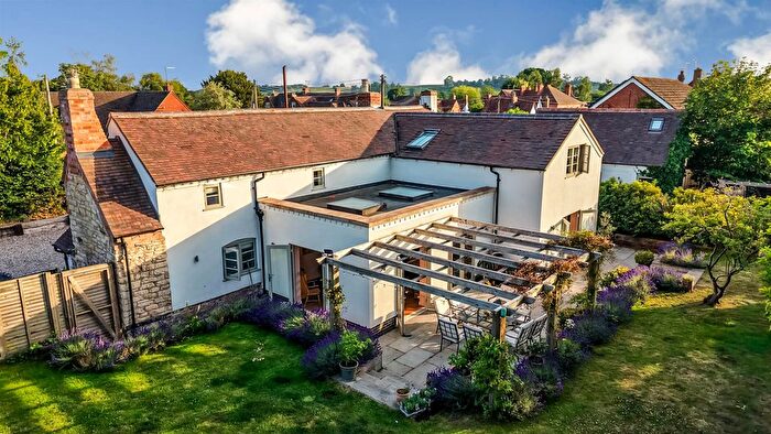 4 Bedroom Detached House To Rent In Eckington, Pershore, WR10